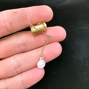 Vintage Needle and Thread Pin with Pearl Avon collectable